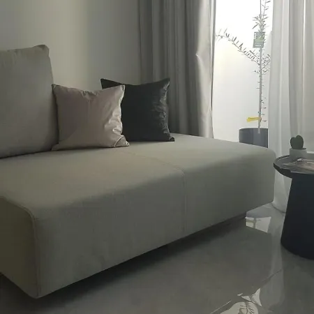 S&s Luxury With Balcony, 10 Minutes Walk To Old Town, Free Parking