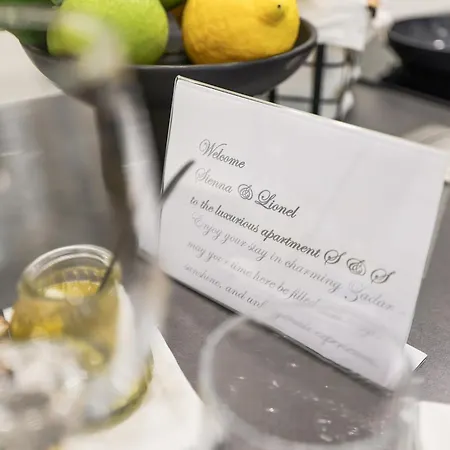 S&s Luxury With Balcony, 10 Minutes Walk To Old Town, Free Parking * 扎达尔