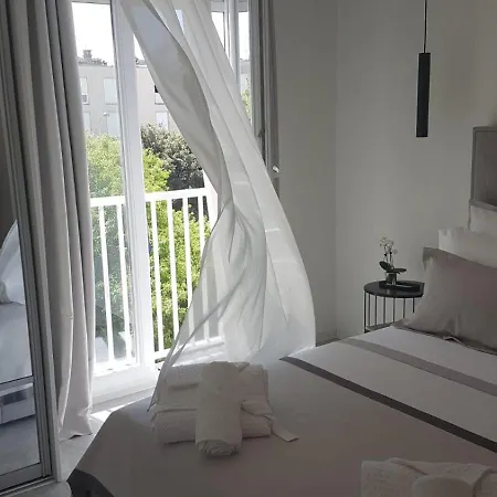 S&s Luxury With Balcony, 10 Minutes Walk To Old Town, Free Parking 扎达尔