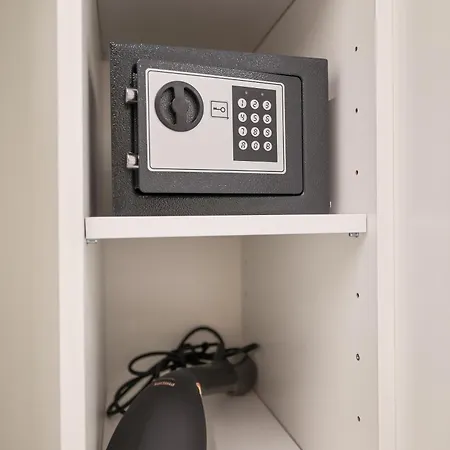 S&s Luxury With Balcony, 10 Minutes Walk To Old Town, Free Parking 公寓 *