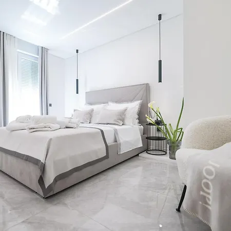 S&s Luxury With Balcony, 10 Minutes Walk To Old Town, Free Parking 公寓 扎达尔