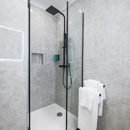 公寓 S&s Luxury With Balcony, 10 Minutes Walk To Old Town, Free Parking