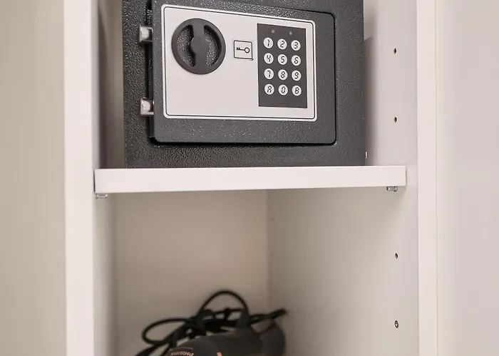 S&s Luxury With Balcony, 10 Minutes Walk To Old Town, Free Parking Appartement *