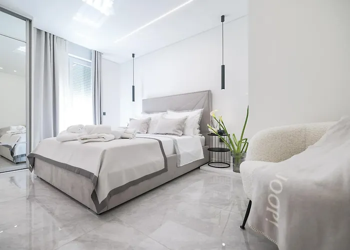 S&s Luxury With Balcony, 10 Minutes Walk To Old Town, Free Parking Appartement Zadar