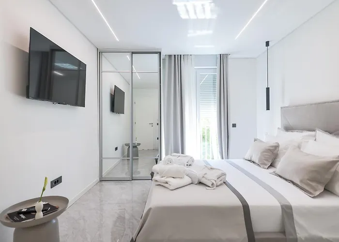 S&s Luxury With Balcony, 10 Minutes Walk To Old Town, Free Parking Appartement Zadar