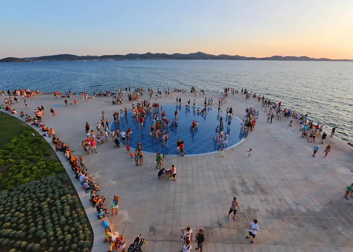 S&s Luxury With Balcony, 10 Minutes Walk To Old Town, Free Parking Appartement