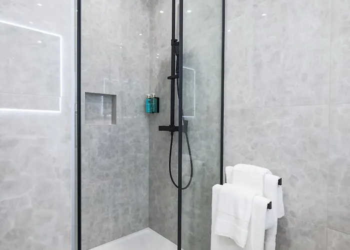 Appartement S&s Luxury With Balcony, 10 Minutes Walk To Old Town, Free Parking