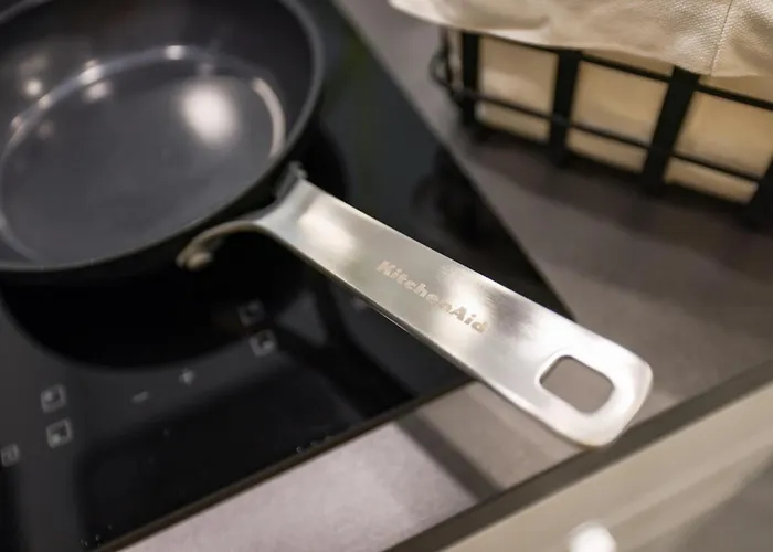 S&s Luxury With Balcony, 10 Minutes Walk To Old Town, Free Parking Appartement