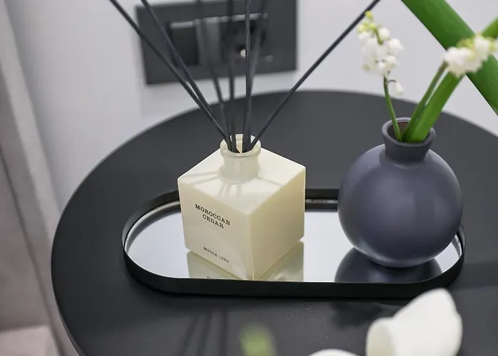 S&s Luxury With Balcony, 10 Minutes Walk To Old Town, Free Parking Appartement *