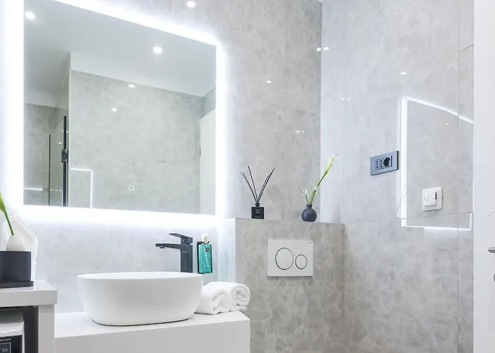 S&s Luxury With Balcony, 10 Minutes Walk To Old Town, Free Parking Zadar